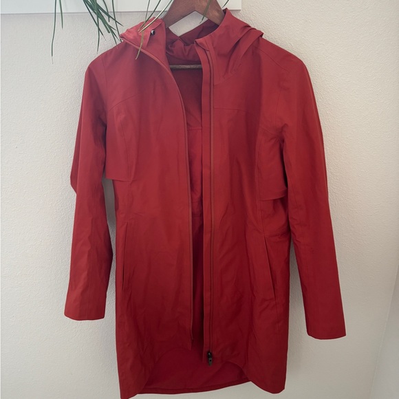 Lululemon rust orange rain, rebel jacket - Picture 4 of 5